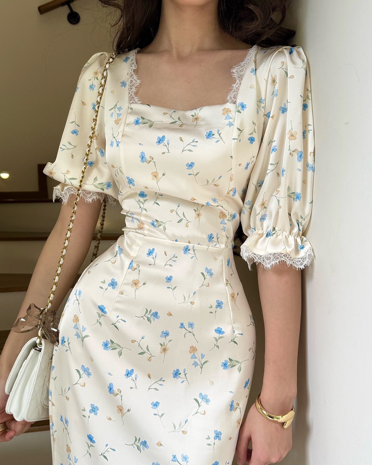 Women spring floral dress fitted silhouette