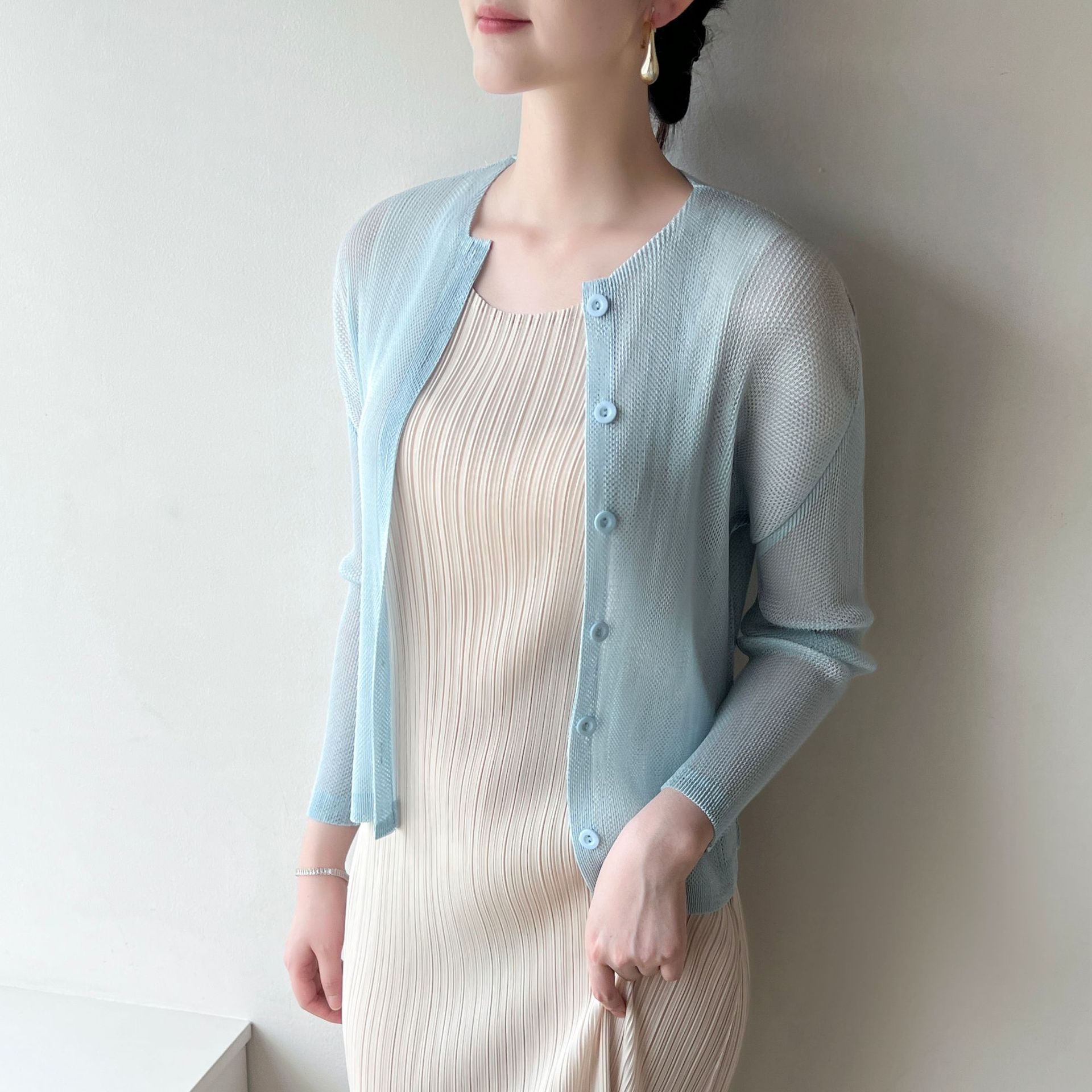 High-end Pleated Mesh Openwork Casual Lightweight Outerwear, Versatile and Fashionable for Spring