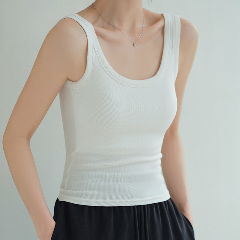 Sleeveless base top
