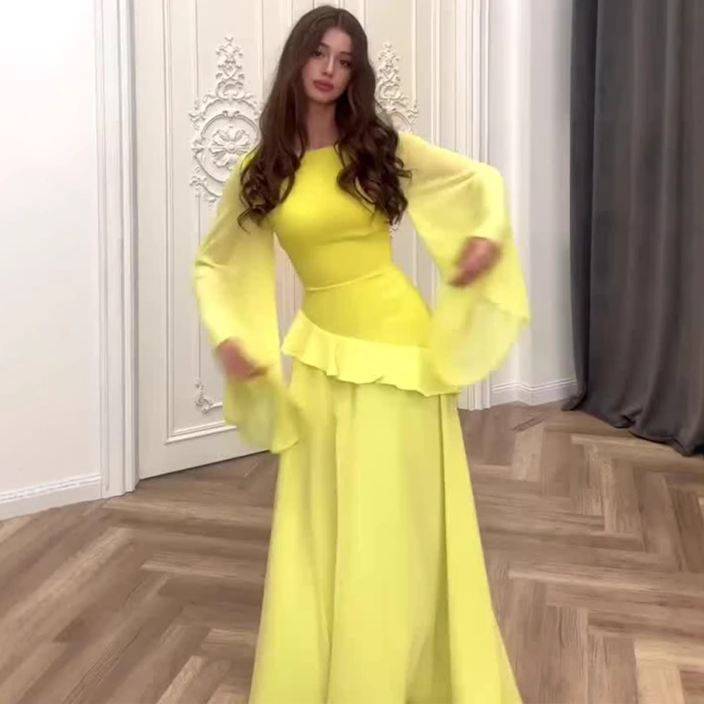 Design Fashion Autumn Ruffle Royal Style Dress Long Sleeve Flared Sleeve