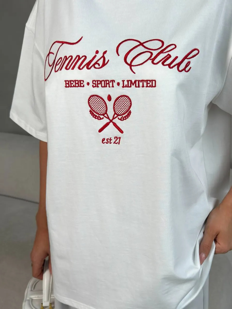 Graphic tee styling