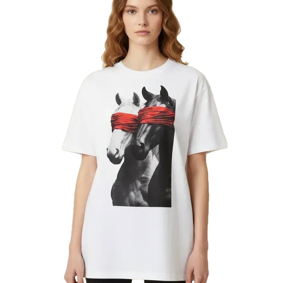 Loose short sleeved round neck T-shirt for women
