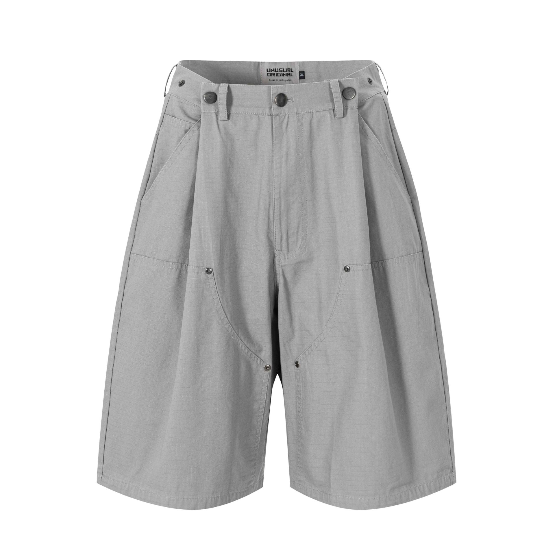 Paratrooper cargo shorts detail