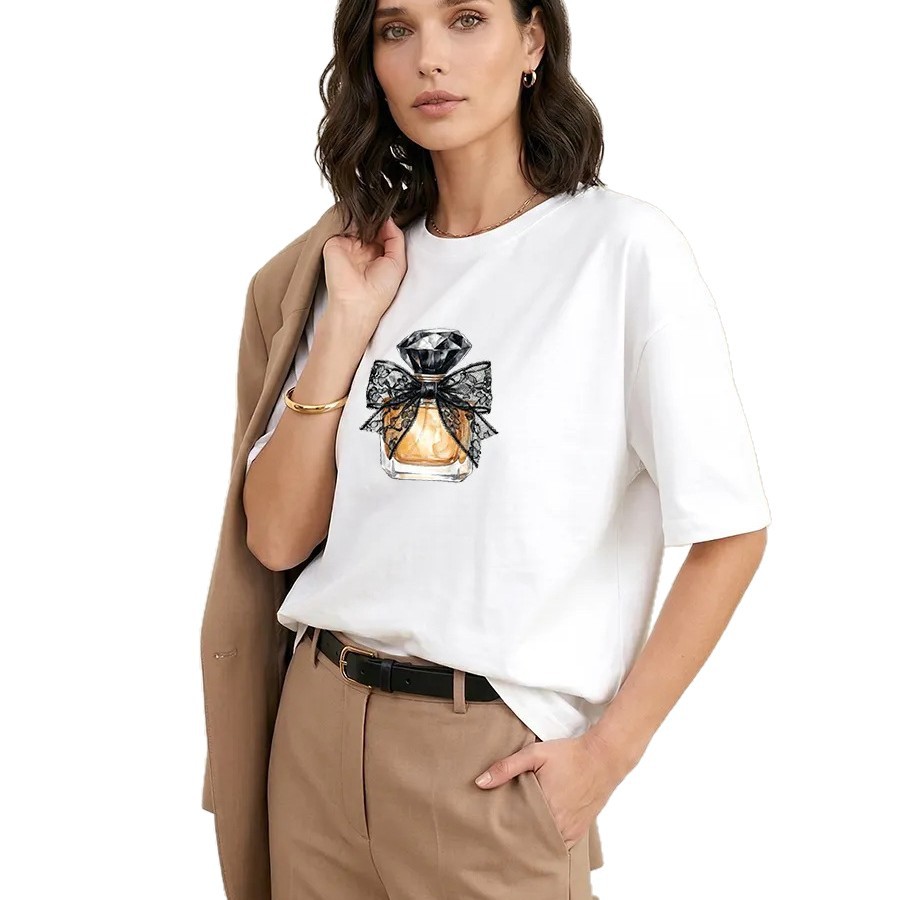 Loose short sleeved t-shirt for women