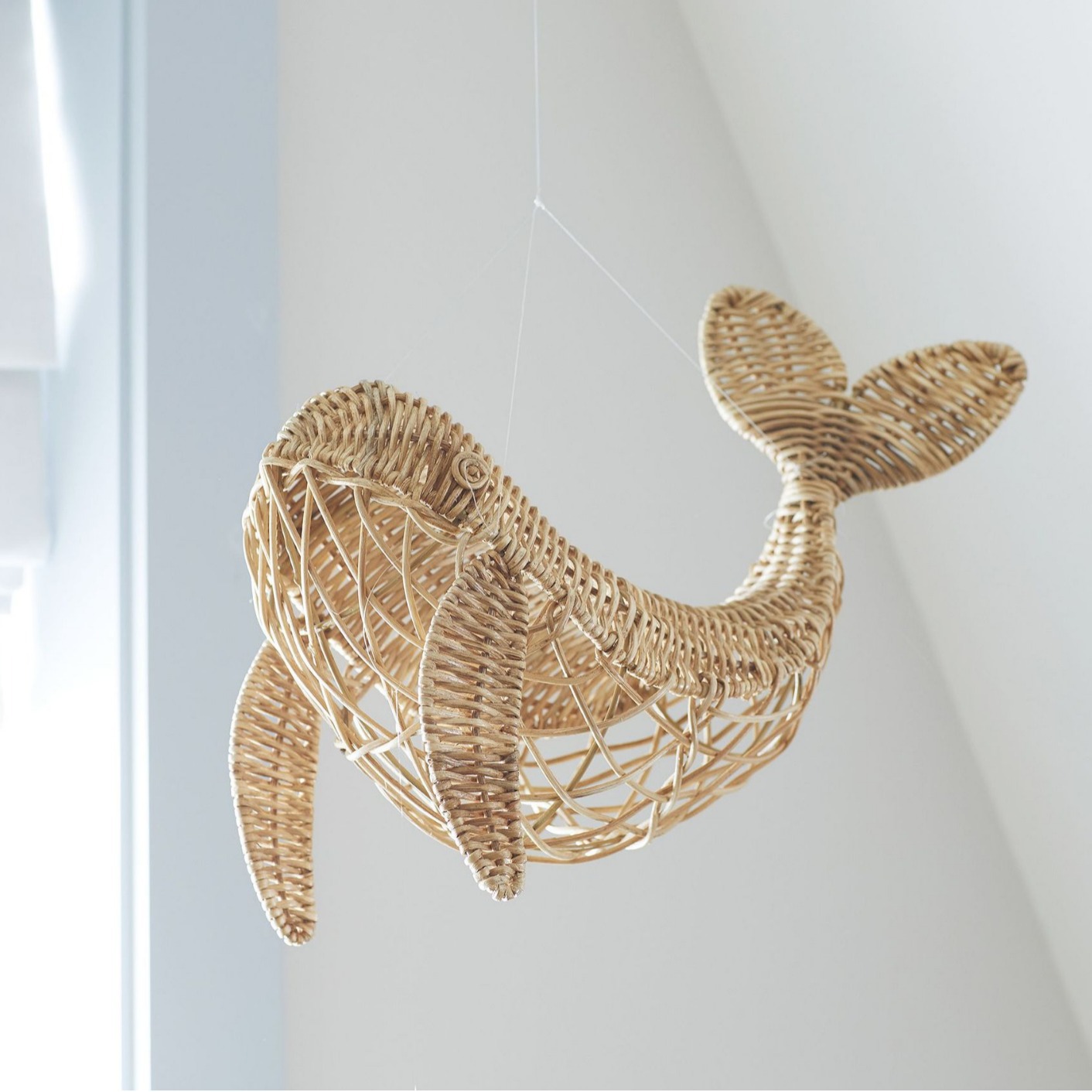 Handmade Rattan Whale Wall Hanging Decoration for Kids Room, Photography Props, Home Decor, Woven