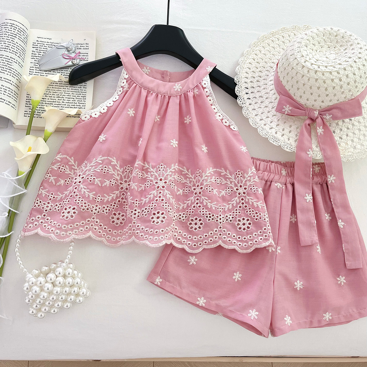 Cute Girls' Two-Piece Set Summer Outfit Lightweight Sleeveless Vest and Shorts Set
