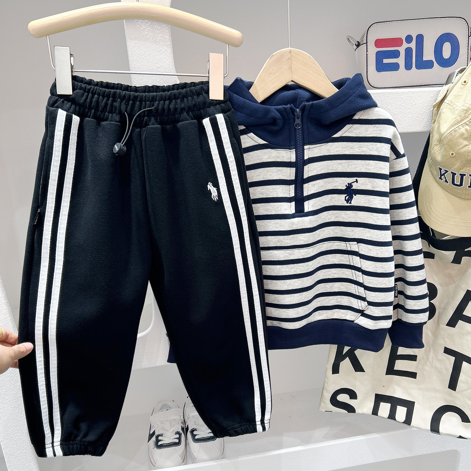 Pantalon à rayures verticales avec revers pour garçon, jogging bébé