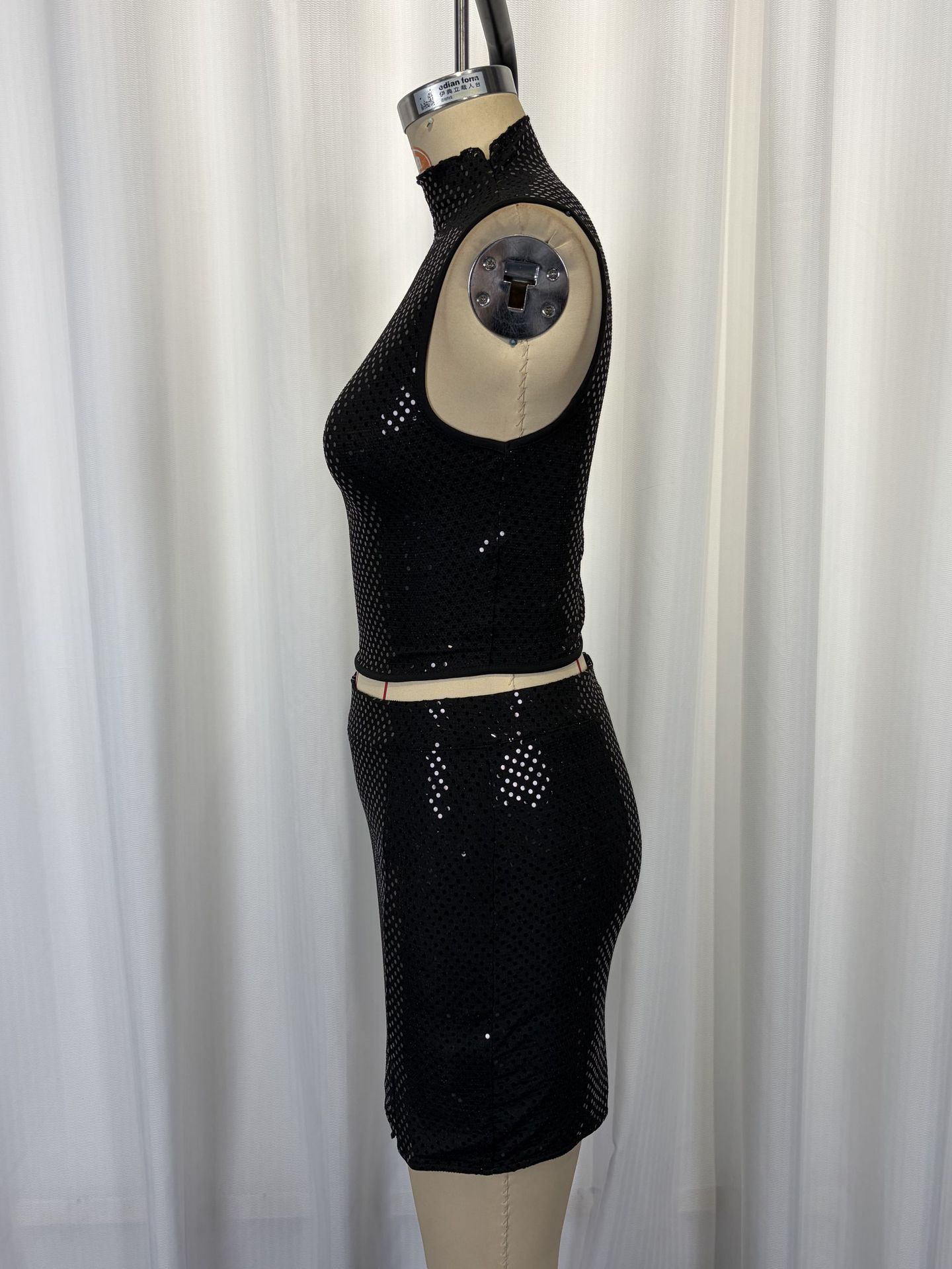 Women's sequin party set black – hip-hugging shorts and vest two-piece outfit