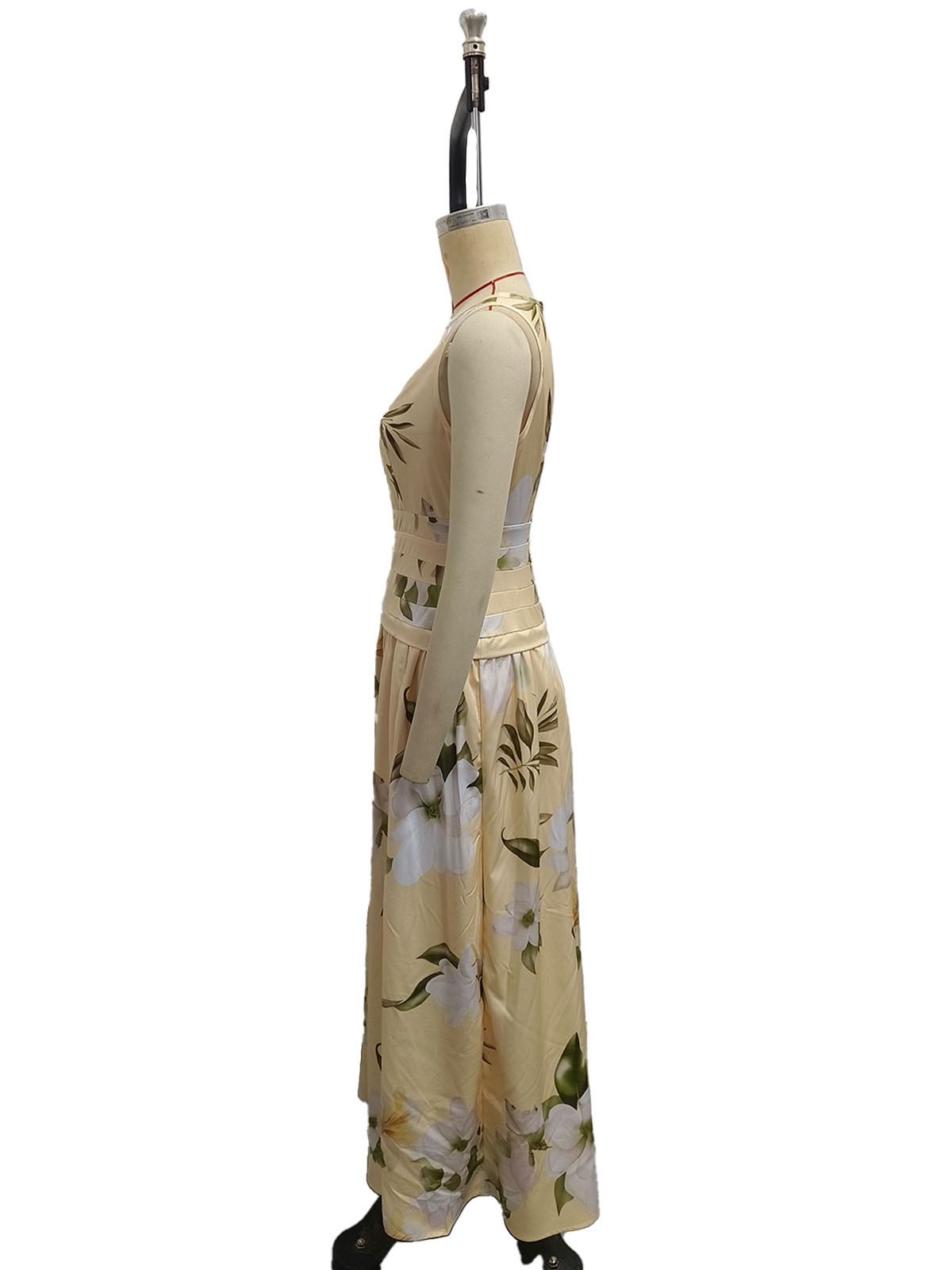 Women's Floral Print Sleeveless Backless Maxi Dress - back view showing open backless design