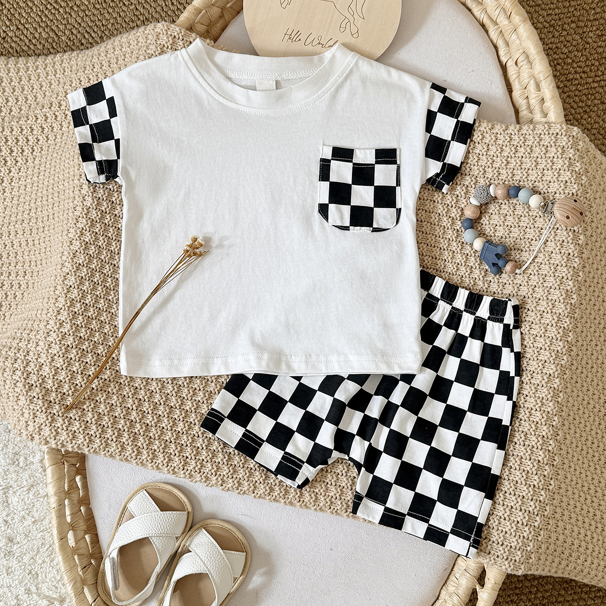Versatile checkerboard short sleeved set