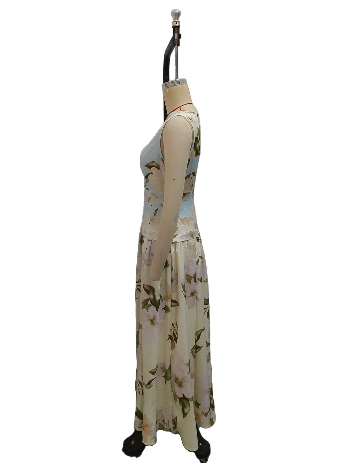 Women's Floral Print Sleeveless Backless Maxi Dress - waist cinching panel detail close-up