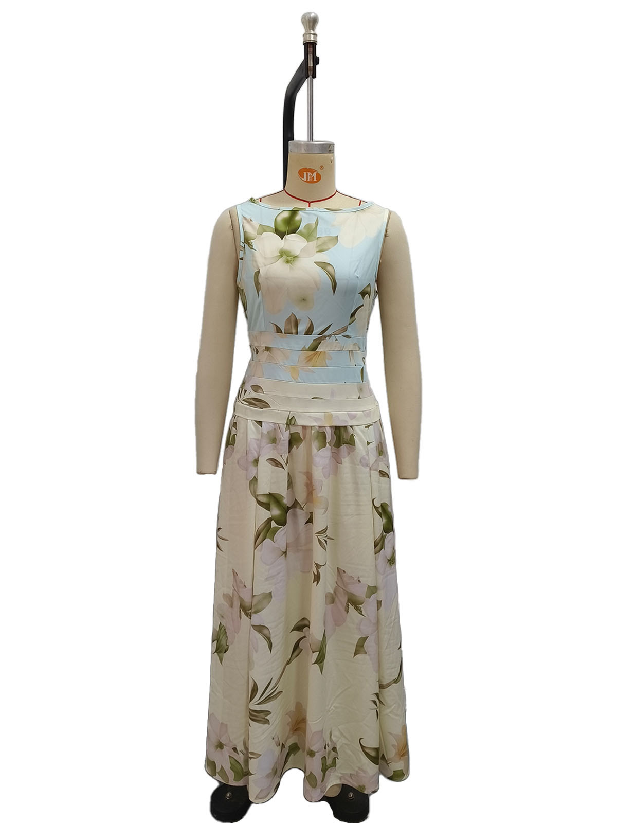 Women's Floral Print Sleeveless Backless Maxi Dress - backless detail close-up