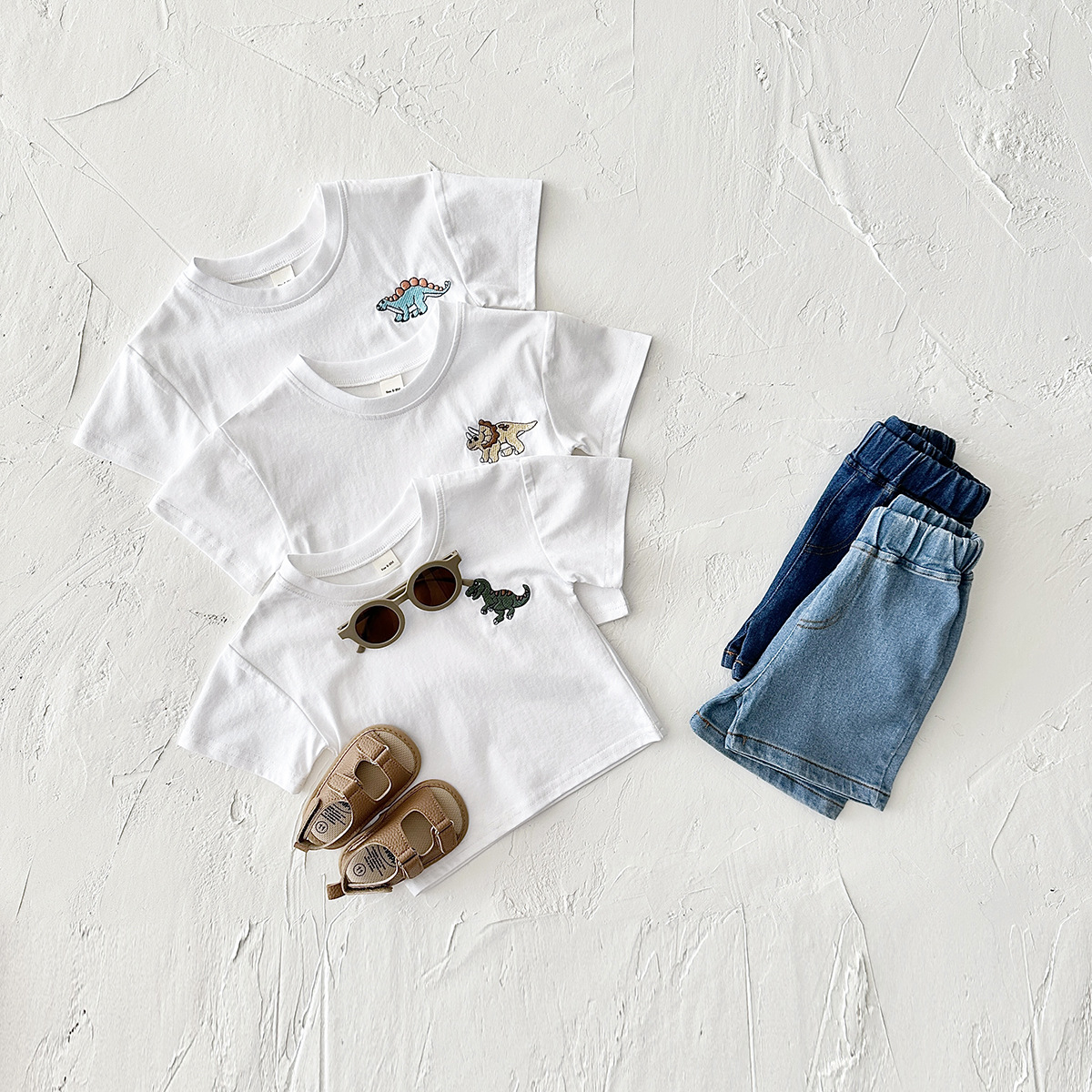 Versatile dinosaur embroidery short sleeved denim shorts set