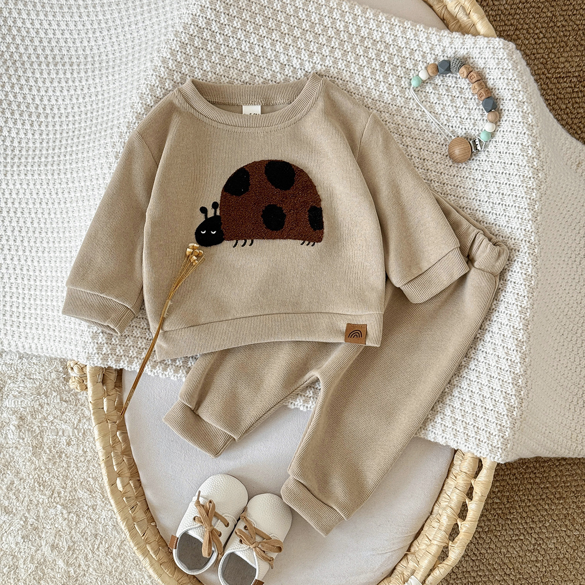 Khaki hoodie set ladybug two-piece set
