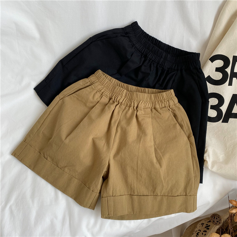 Front folded twill workwear shorts with rolled edges
