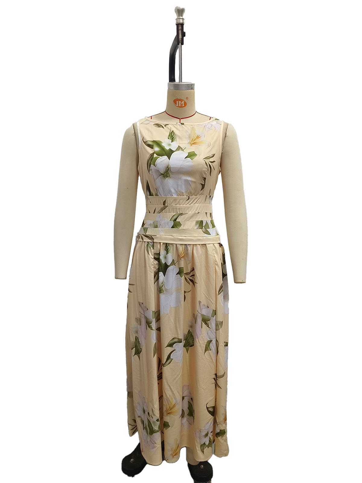 Women's Floral Print Sleeveless Backless Maxi Dress - fabric and floral print texture detail