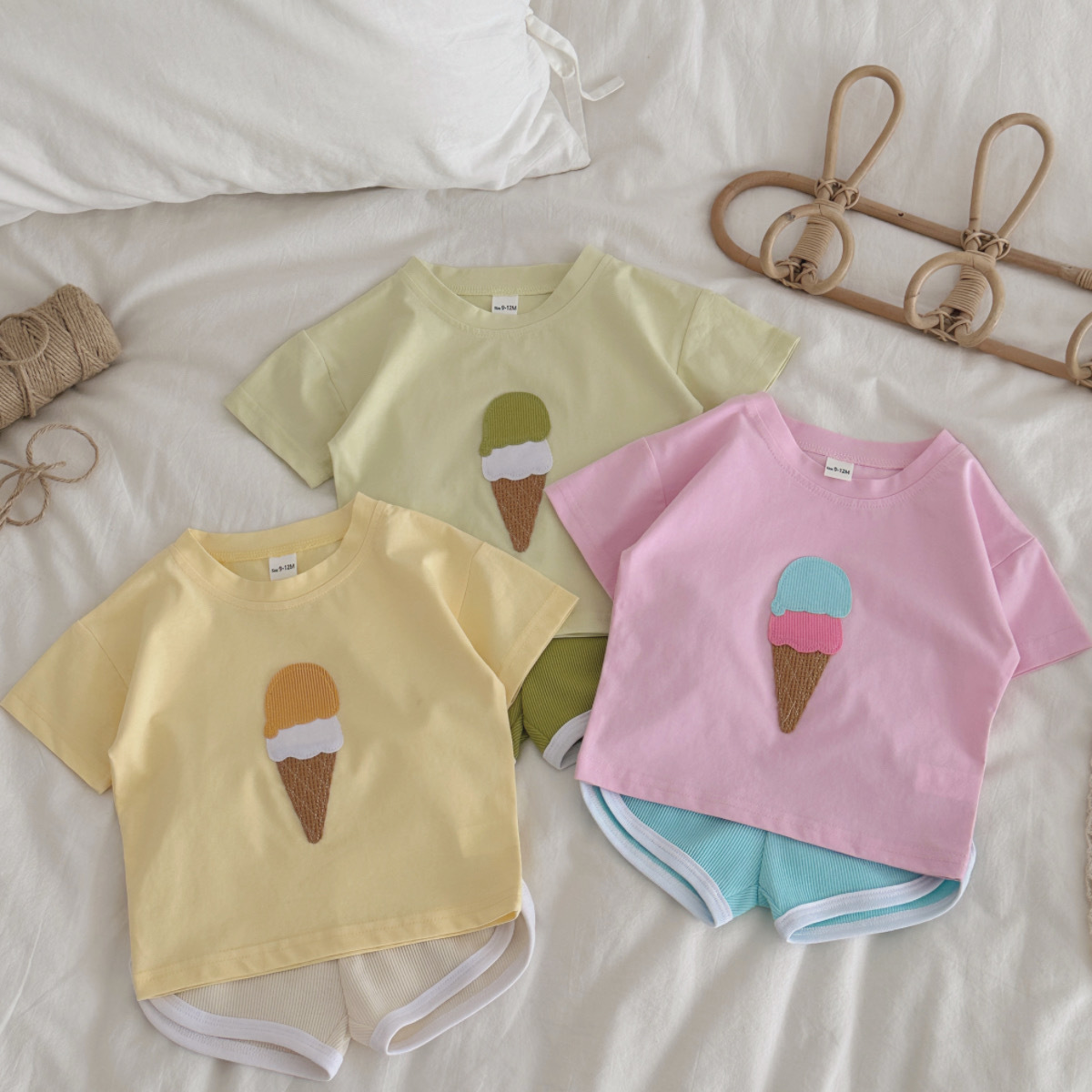 Bright color ice cream patch fabric round neck short sleeved shirt+solid color sports shorts