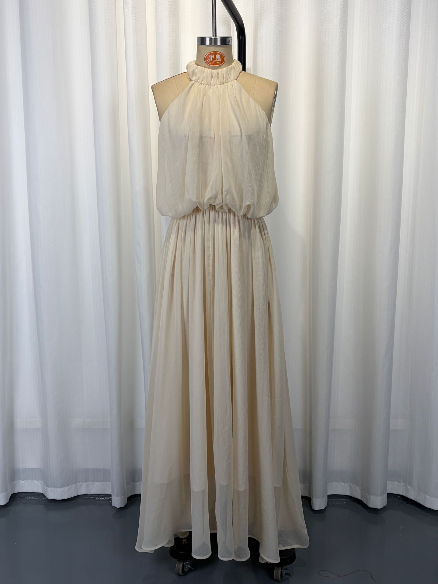 Beige halter maxi dress size chart guide – US women's sizing S to XXL