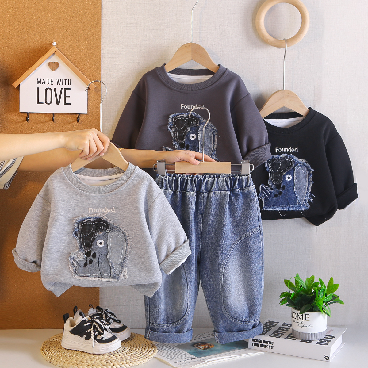 Cartoon hoodie long sleeved two-piece set for babies