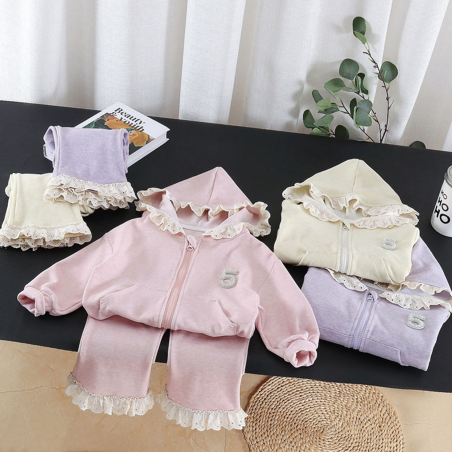 Long sleeved hat jacket two-piece set for babies
