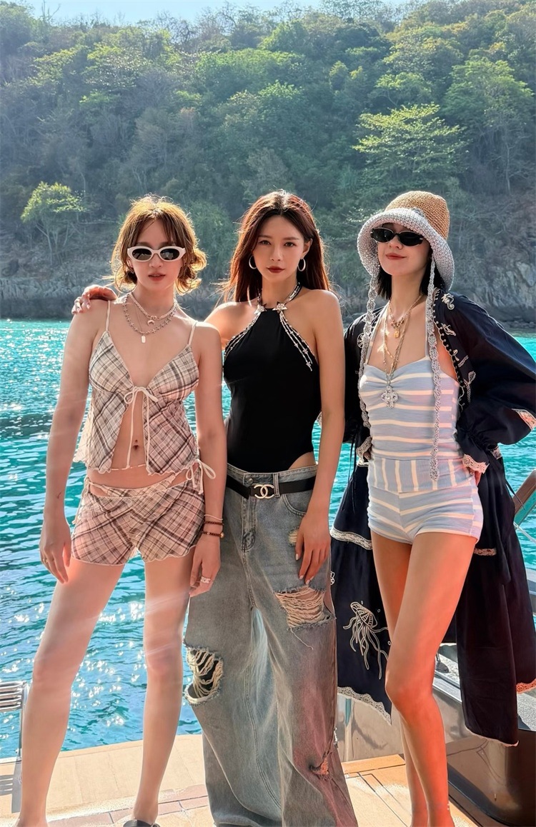 Sexy Bikini Set 3-Piece Separated Swimwear for Women 22 D904AE9F12BE0375D5E116278E03F2EC