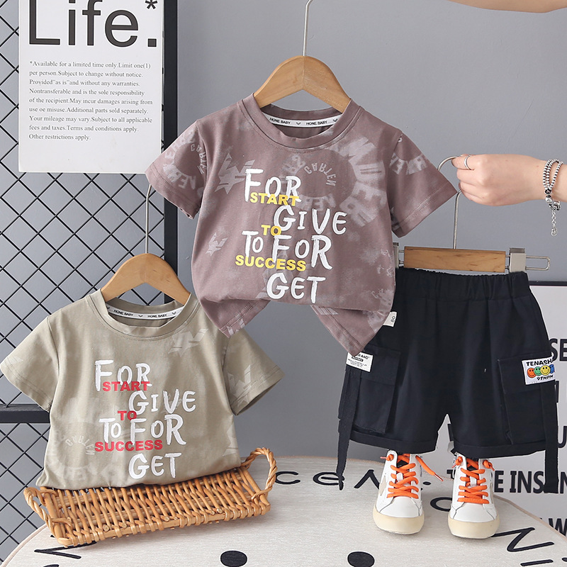 Two piece set of short sleeved shorts for male baby clothes