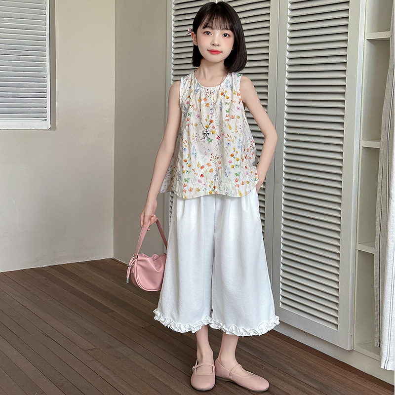 Two piece floral upper garment set