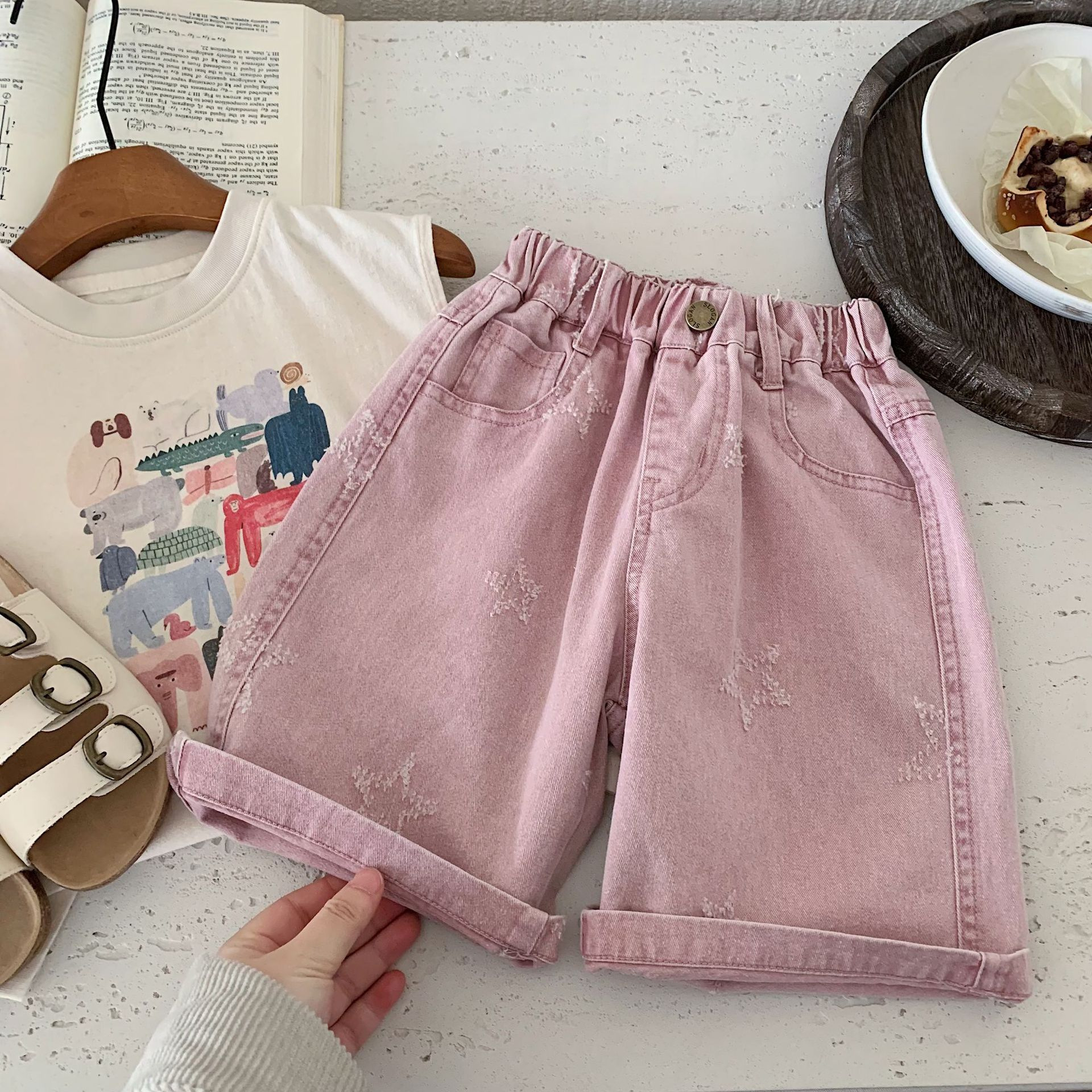 Casual versatile five quarter pants