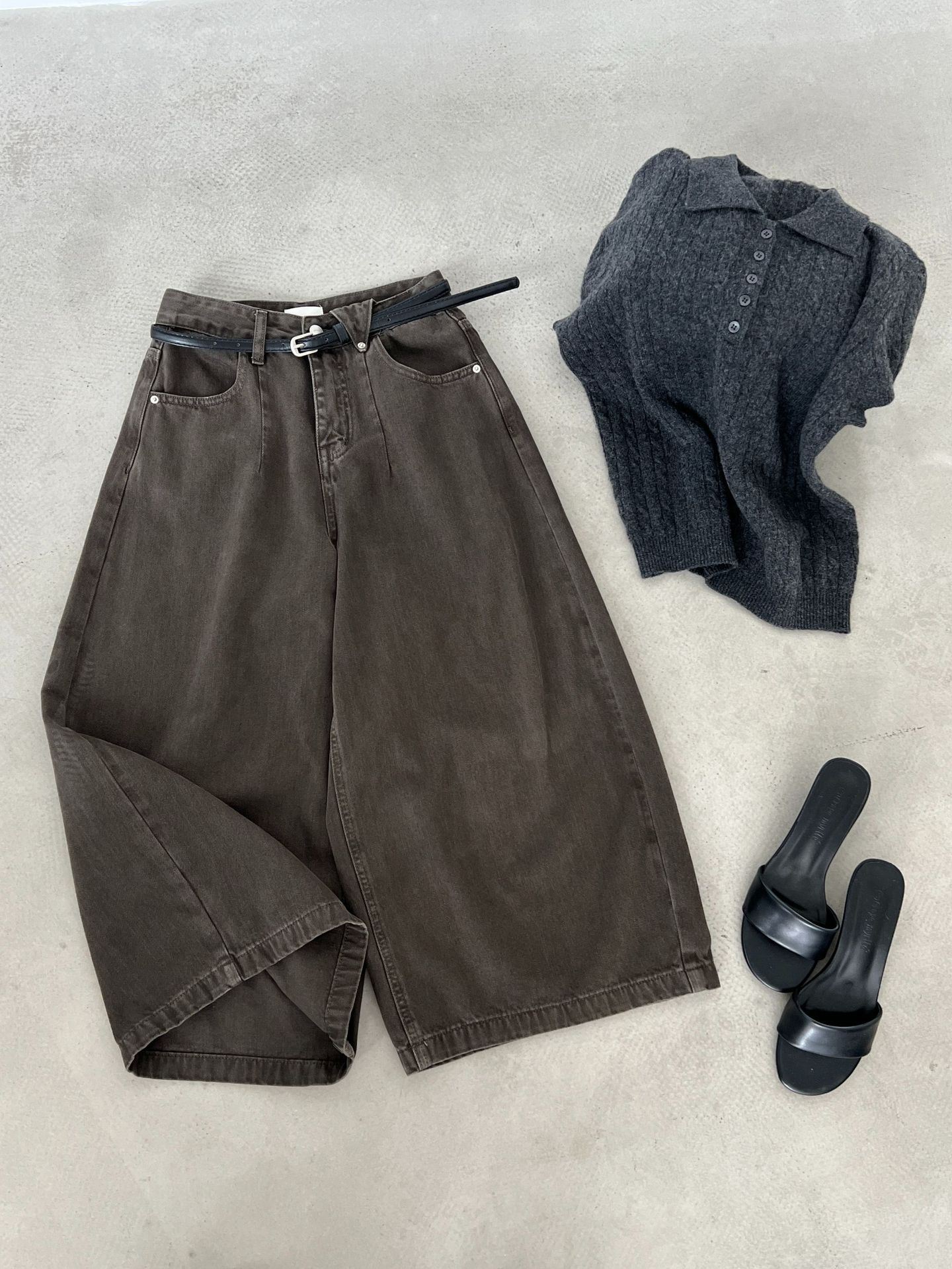 Cropped Belted Wide-Leg Jeans