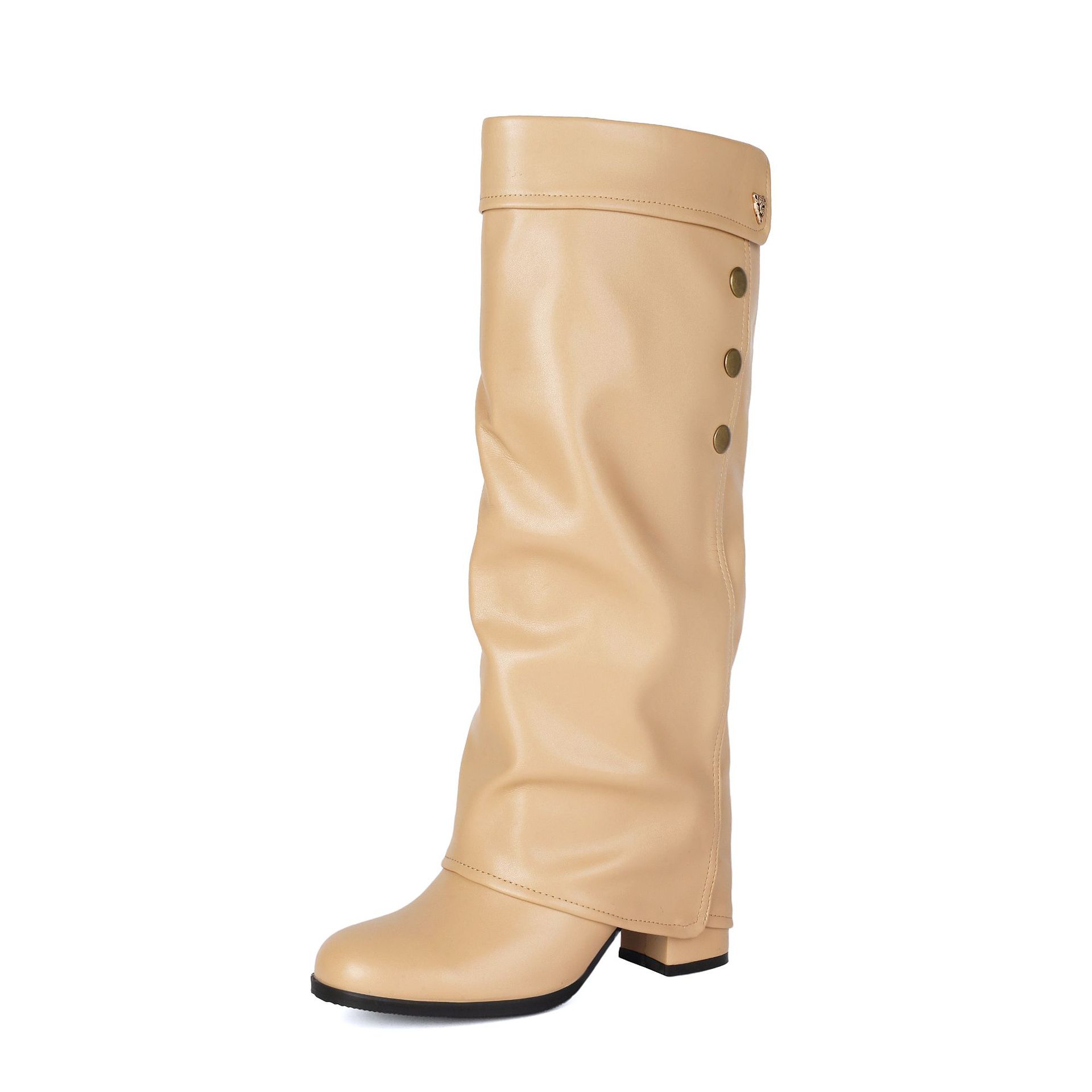 Black knee-high boots – lifestyle shot styled with outfit showing full boot silhouette and fold-over cuff