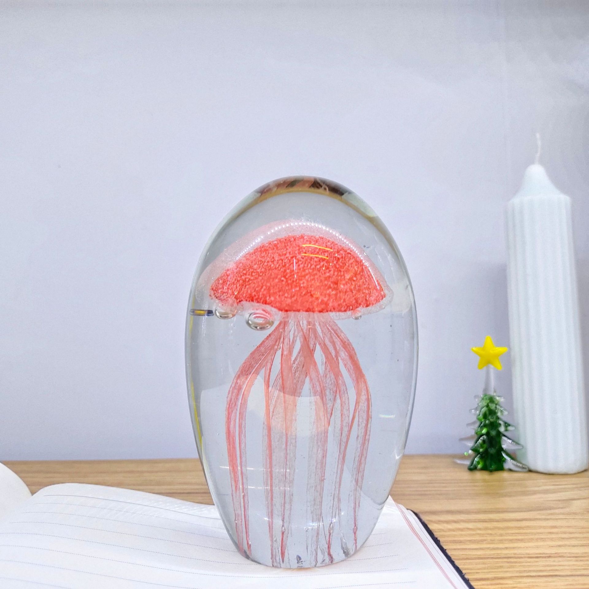 Glass Jellyfish Ball Handmade Glass Sphere Glow-in-the-Dark Jellyfish Ball Creative Home Decor Gift