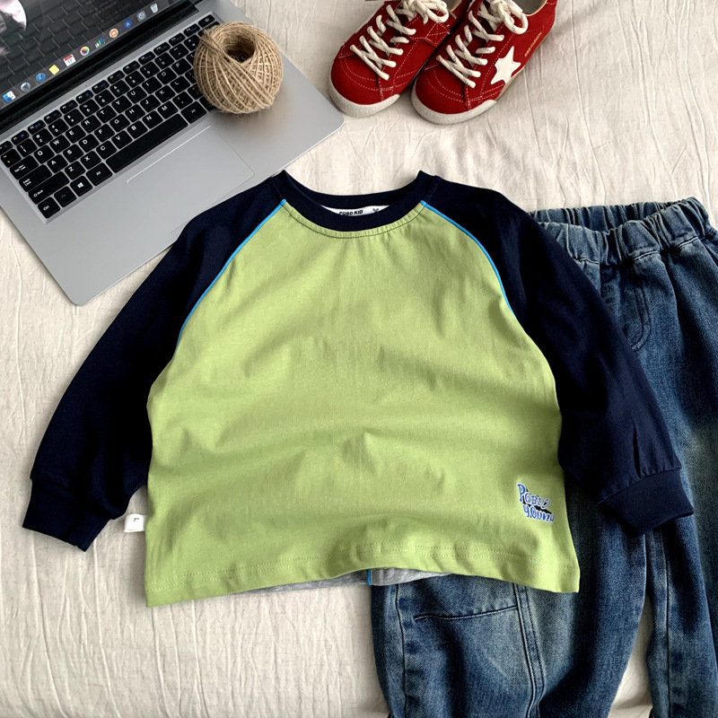 Boys' patchwork long sleeved t-shirt for spring and autumn