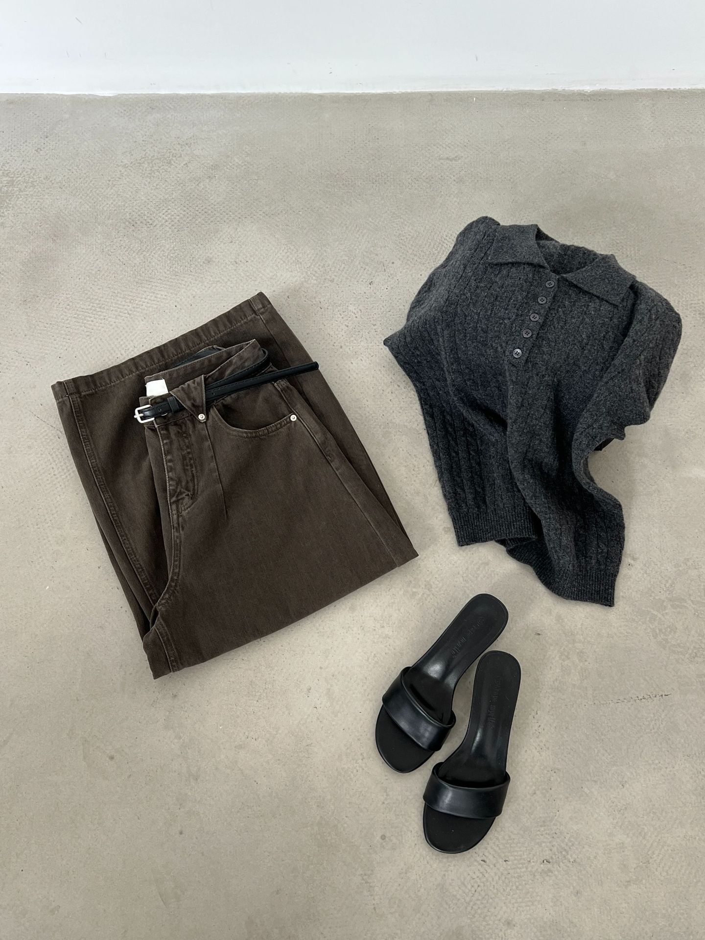 Cropped Belted Wide-Leg Jeans