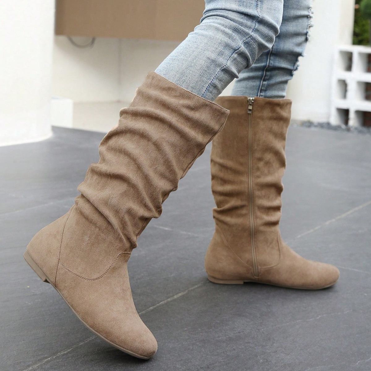 Women's leather boots – comfortable flat sole close-up