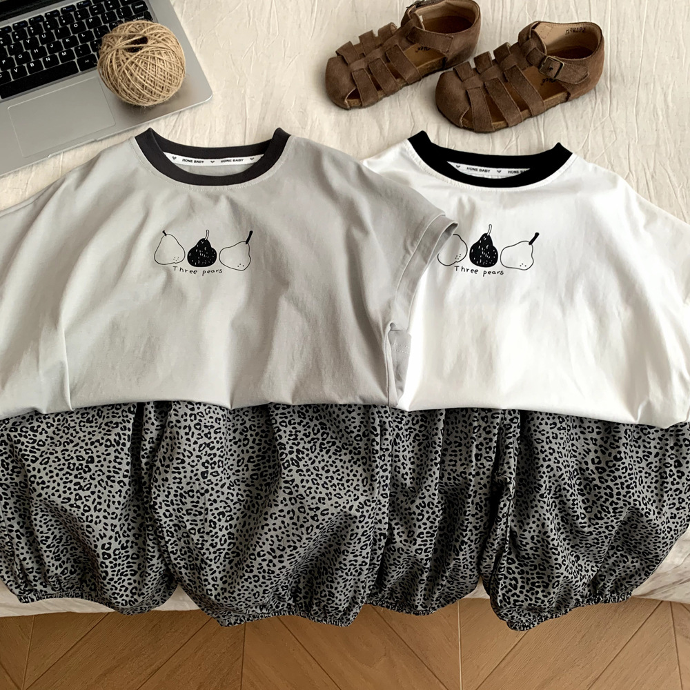 Girls' short sleeved and mid length pants two-piece set