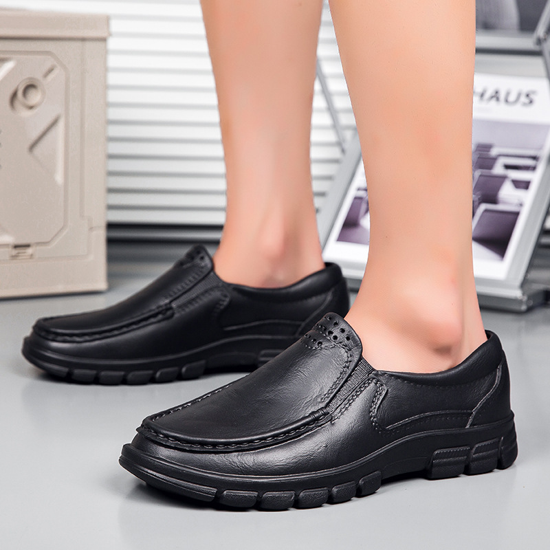 Lightweight Casual Leather Shoes for Men, Oil-Resistant and Slip-Resistant Chef Shoes Slip-On