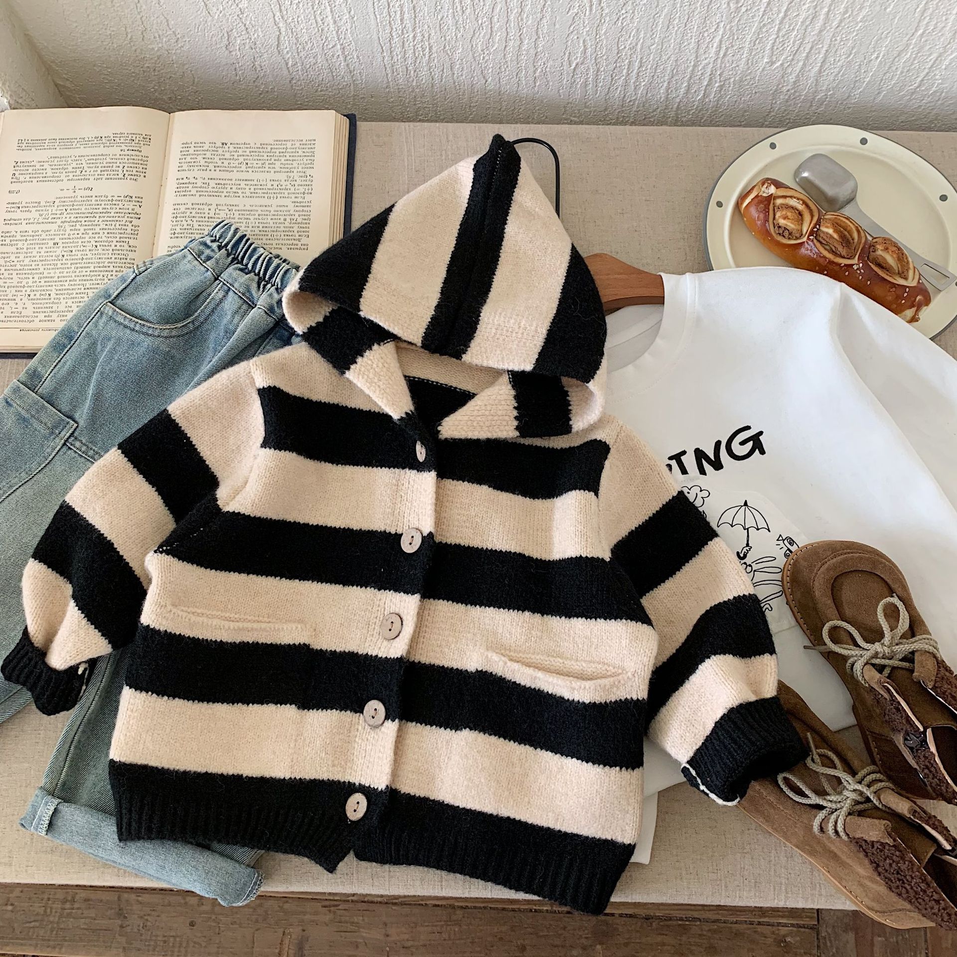 Autumn boys hooded cardigan sweater striped knit sweater women's treasure