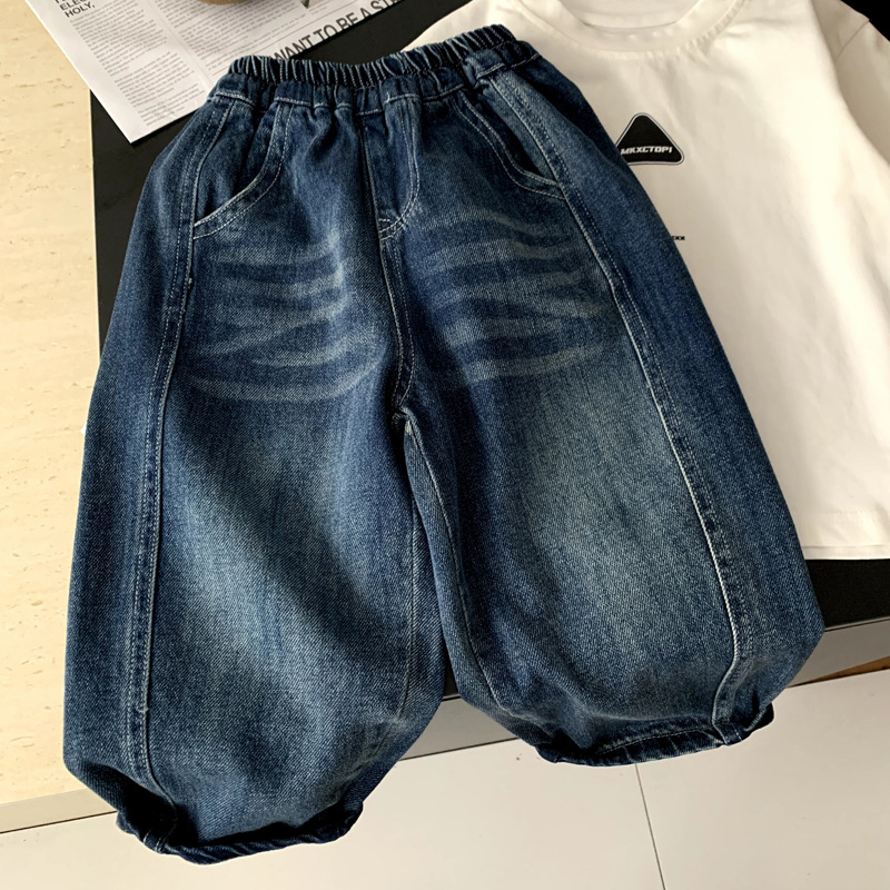 Casual children's loose and versatile jeans