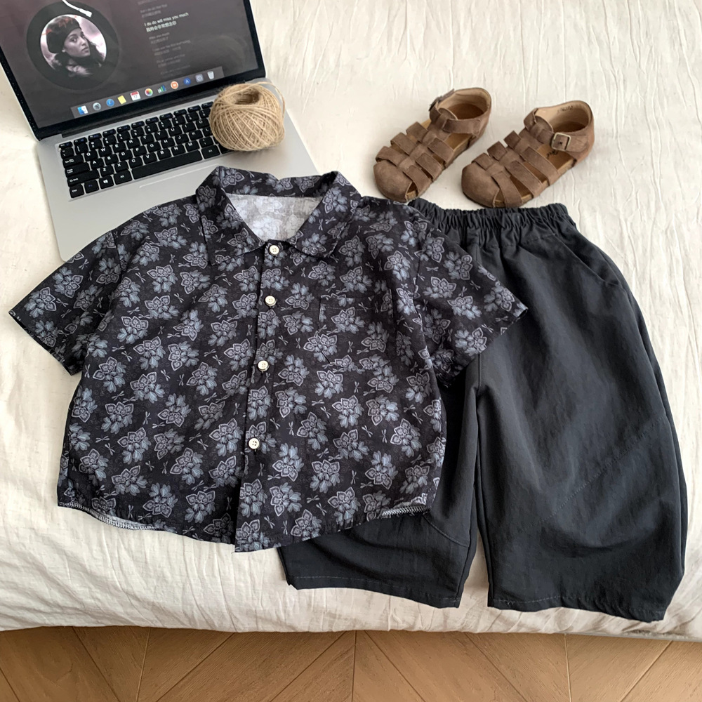 Short sleeved shirt and shorts two-piece set