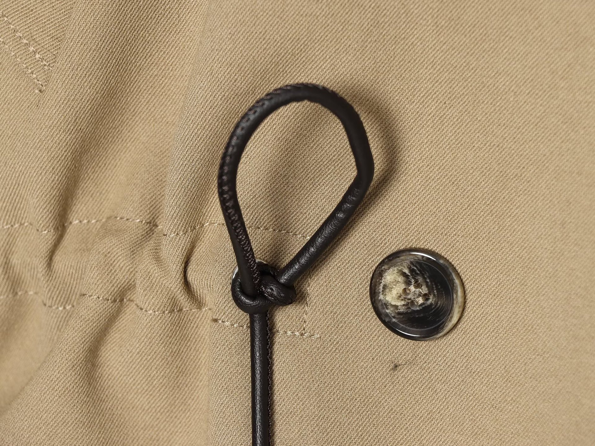 Drawstring Short Trench